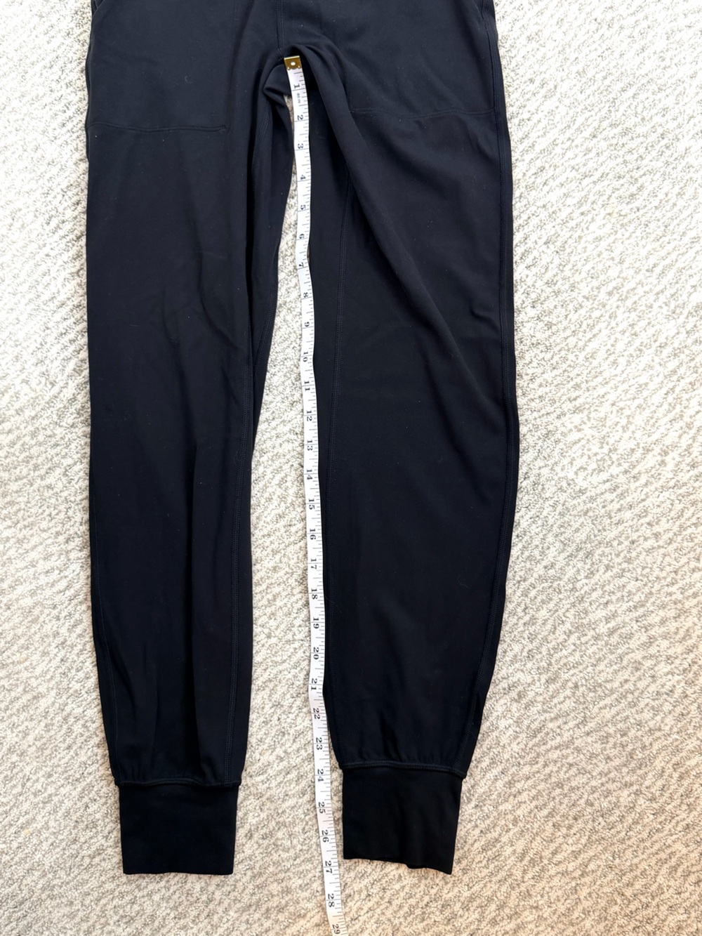 lululemon Align Black Joggers Size 2 Like New for Yoga Pilates Travel Lounging - Picture 7 of 7